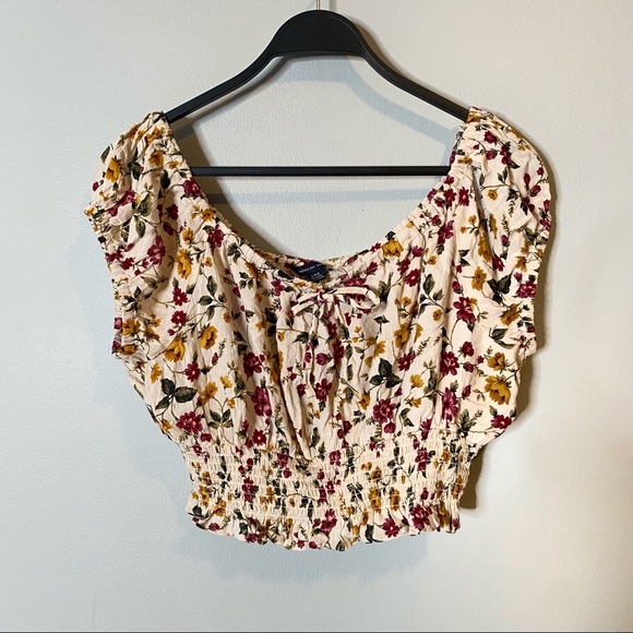 NWT American Eagle Floral Off Shoulder Crop